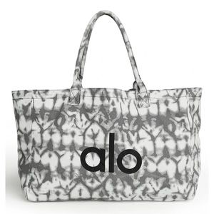 Alo Shopping Tote brand new in package!